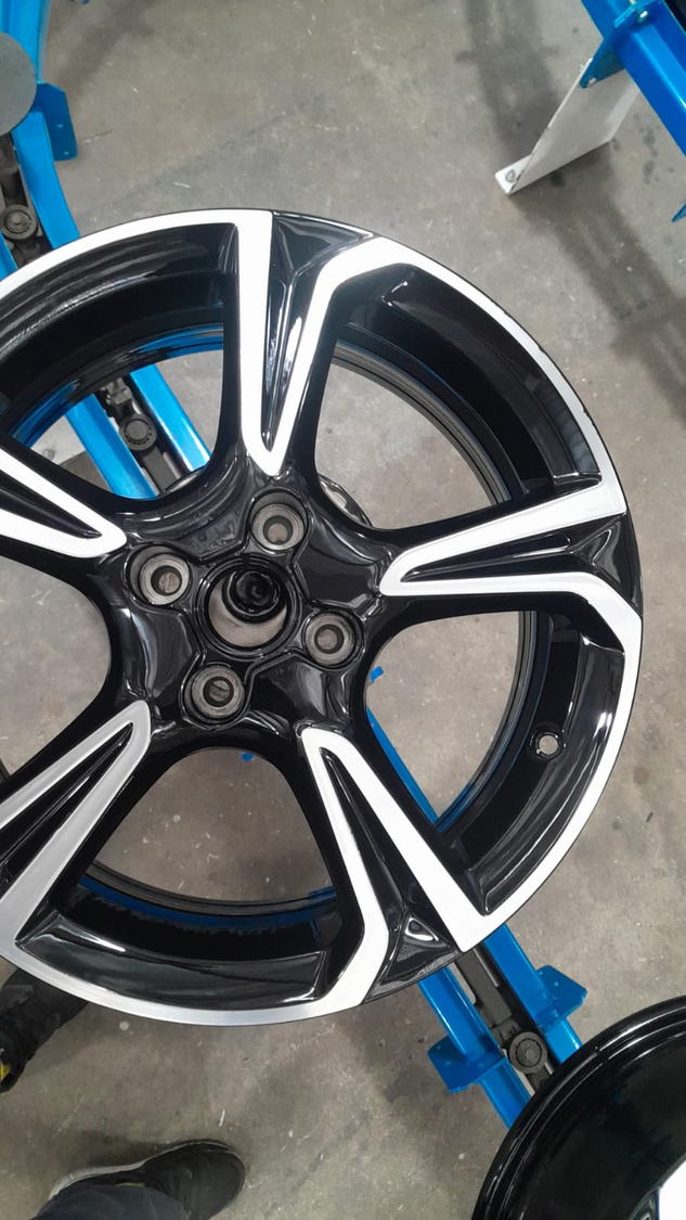 Workshop photo 0021 alloy wheel refurbishment photo