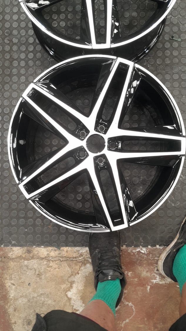 Workshop photo 0028 alloy wheel refurbishment photo