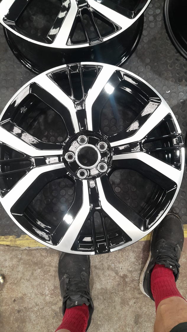 Workshop photo 0030 alloy wheel refurbishment photo
