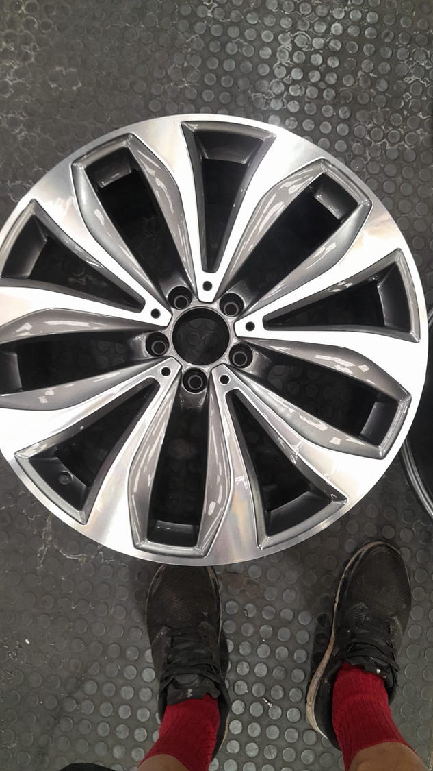Workshop photo 0032 alloy wheel refurbishment photo