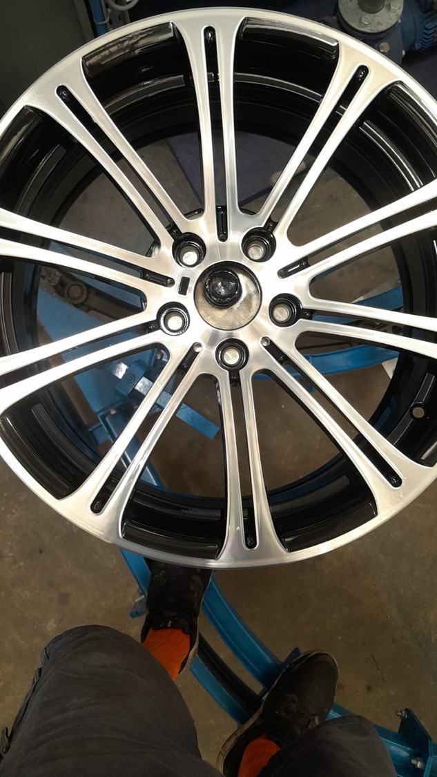 Workshop photo 0037 alloy wheel refurbishment photo