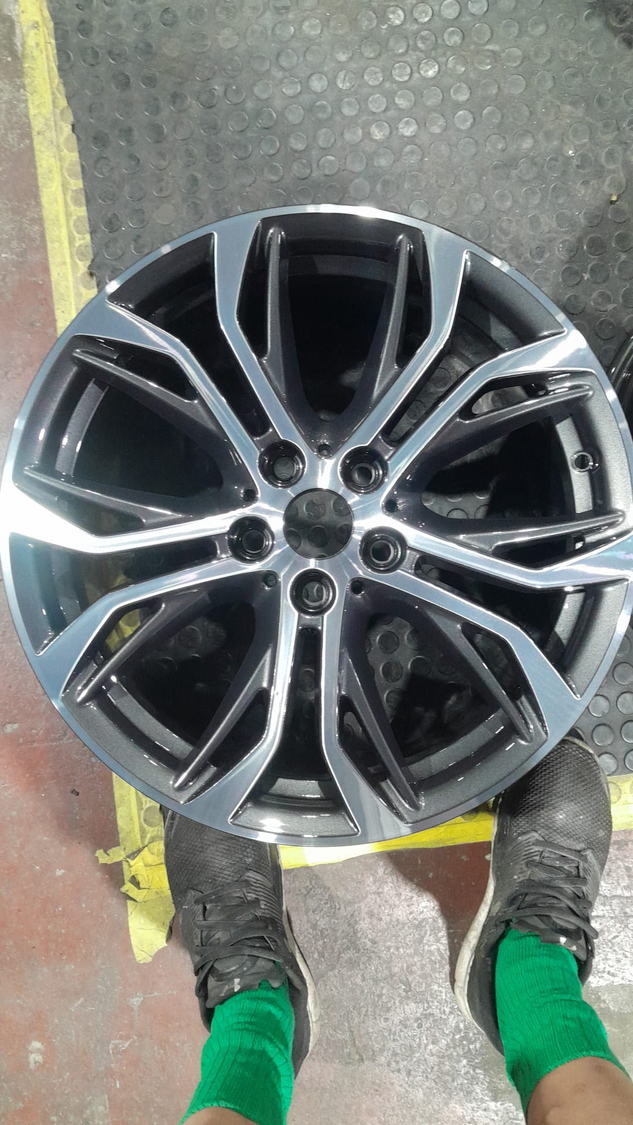 Workshop photo 0044 alloy wheel refurbishment photo