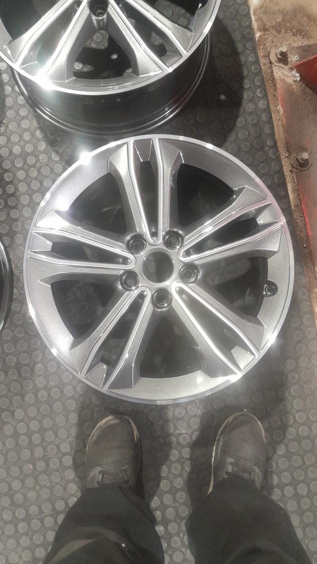 Workshop photo 0006 alloy wheel refurbishment photo