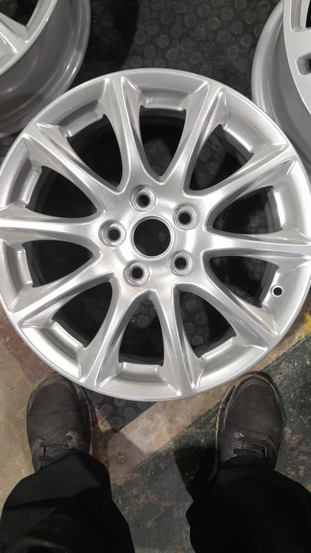 Workshop photo 0012 alloy wheel refurbishment photo