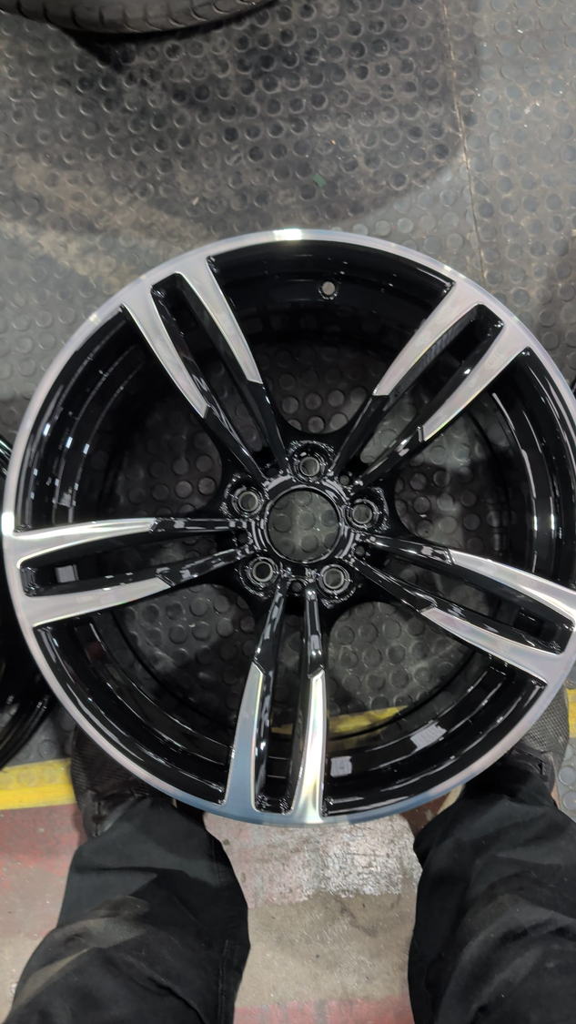 Tyre Set 4 photo 1 alloy wheel refurbishment photo