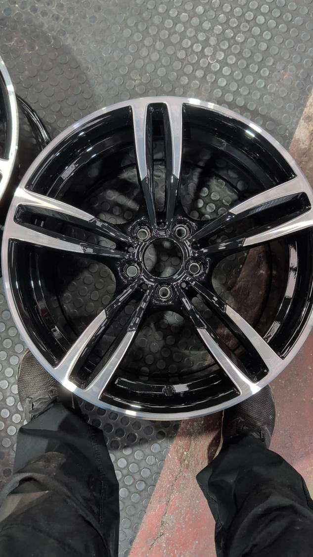 Tyre Set 4 photo 2 alloy wheel refurbishment photo