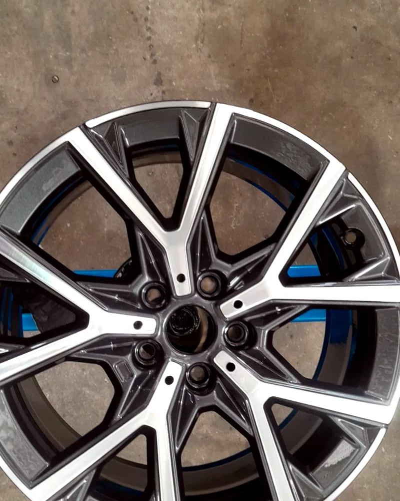 Finished gloss contrast detail