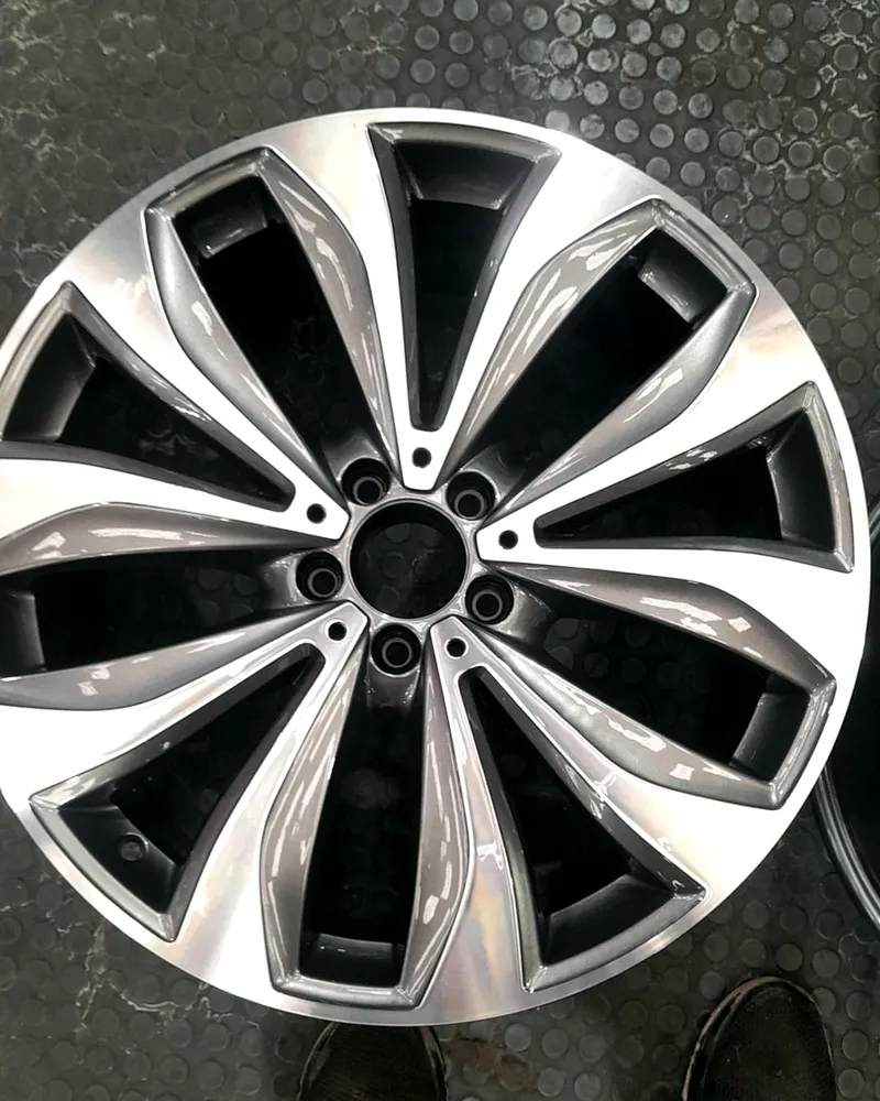Silver contrast finish