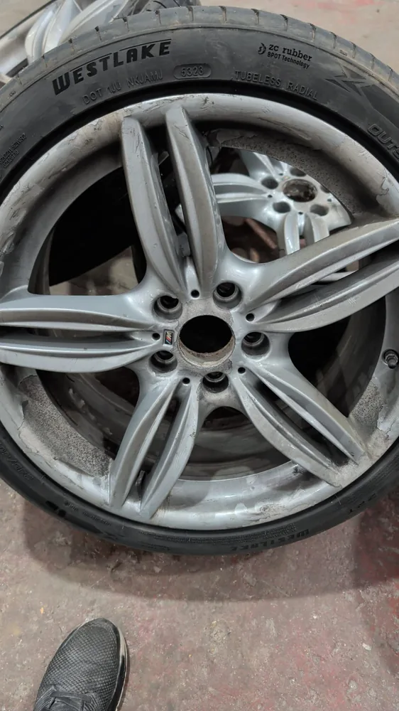 Rim edge close-up